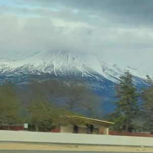 Meet your Posher, Santos